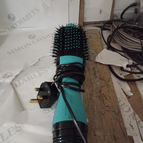 REVLON SALON HAIR DRYER AND VOLUMISER - TEAL