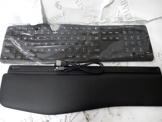 BOXED ARTECK KEYBOARD AND WRIST REST