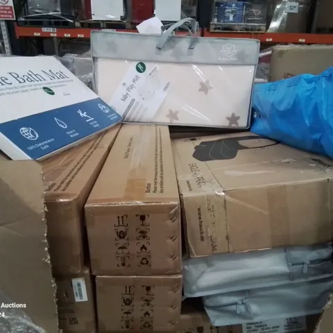 PALLET CONTAINING VARIOUS ASSORTED ITEMS TO INCLUDE: SEVERAL BABY PLAYPENS, BABY PLAY MATS, BABY CARRIER ETC,