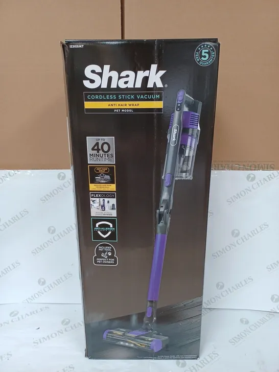 SHARK ANTI HAIR WRAP CORDLESS PET VACUUM CLEANER IZ202UKT