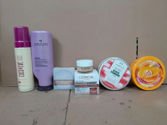 BOX OF APPROX 12 ASSORTED HEALTH AND BEAUTY ITEMS TO INCLUDE -  THE BODY SHOP BLISSFUL STRAWBERRY BODY CREAM  , LOREAL ANTI WRINKLE CREAM , PUREOLOGY CONDITIONER ETC