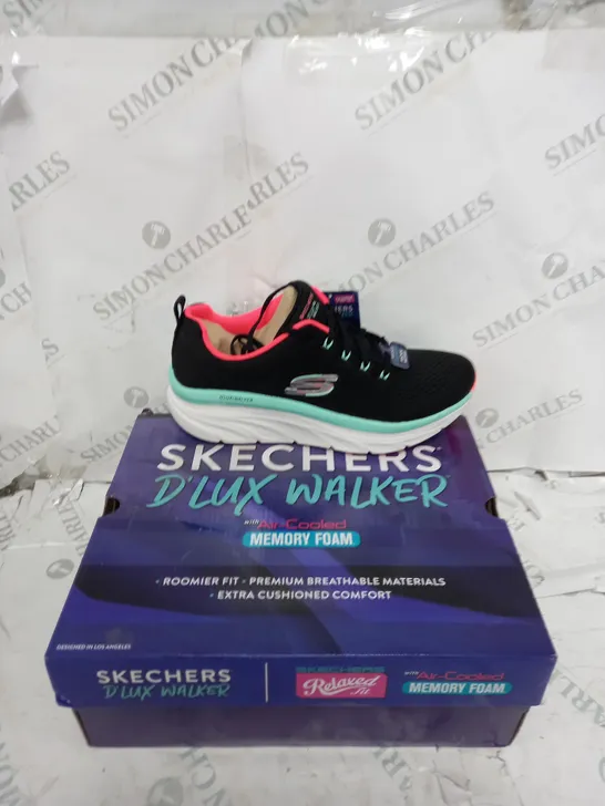 BOXED PAIR OF SKECHERS D'LUX-WALKER TRAINERS IN BLACK/MULTICOLOUR SIZE 7