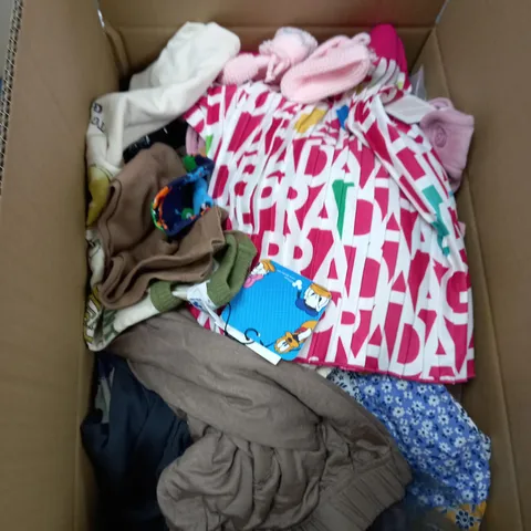MEDIUM  BOX OF ASSORTED KIDS CLOTHING ITEMS TO INCLUDE BAGS, BABY GROWS AND DRESSES