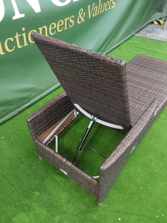 DESIGNER MANUAL ADJUSTABLE SUNLOUNGER IN CHOCOLATE MIX RATTAN 