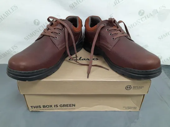 BOXED PAIR OF CLARKS LACE UP SHOE IN BROWN UK SIZE 11