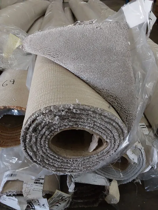 ROLL OF QUALITY EC HEARTLAND BURCOT CARPET // SIZE: APPROXIMATELY 3.44 X 5m