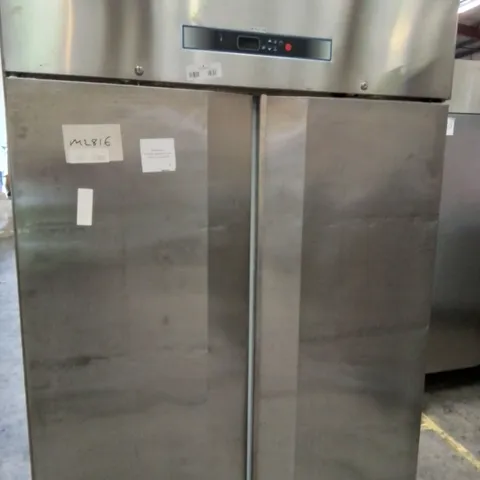 dpDOUBLE DOOR COMMERCIAL FRIDGE (DOORS LOCKED)