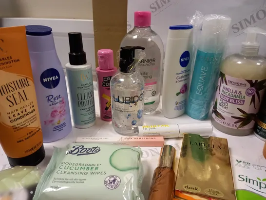 ASSORTED SKINCARE AND MAKEUP APPROX. 25 ITEMS 