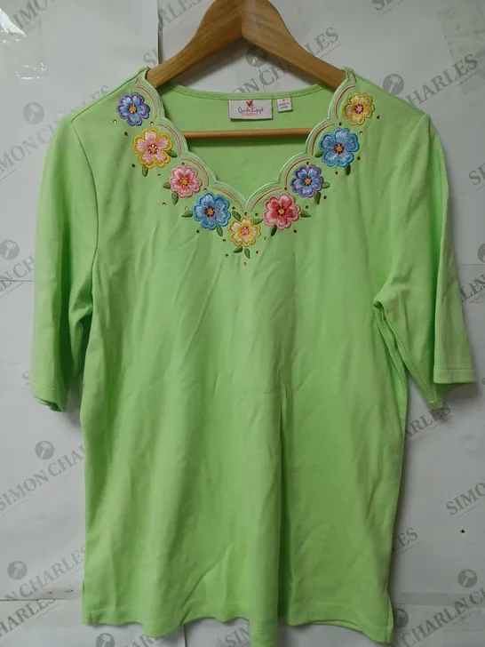 APPROXIMATELY 10 LADIES CLOTHING ITEMS. ASSORTED COLOURS, SIZES AND STYLES