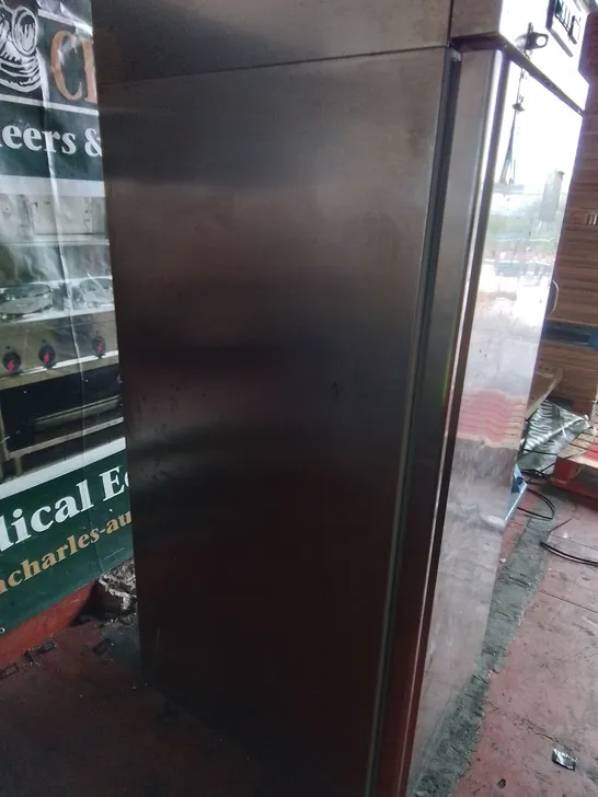 COMMERCIAL TALL SINGLE DOOR FRIDGE