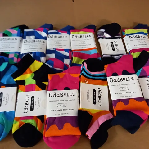 LOT OF 12 PAIRS OF ODDBALLS SOCKS - 7/10 & 11/13