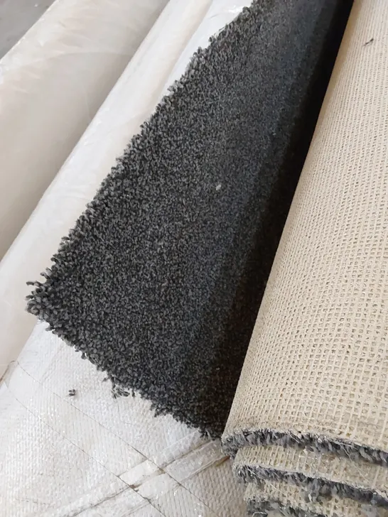 ROLL OF QUALITY PRIMO ULTRA RAVEN CARPET // SIZE: APPROXIMATELY 4 X 2.46m