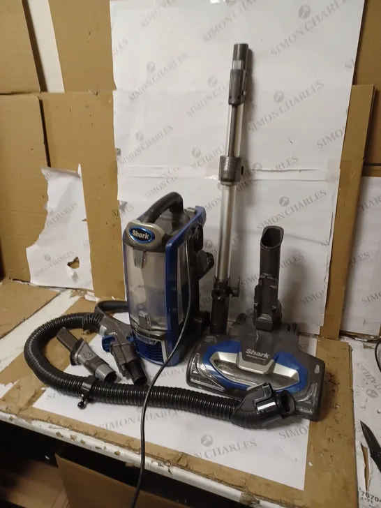 SHARK UPRIGHT VACUUM CLEANER