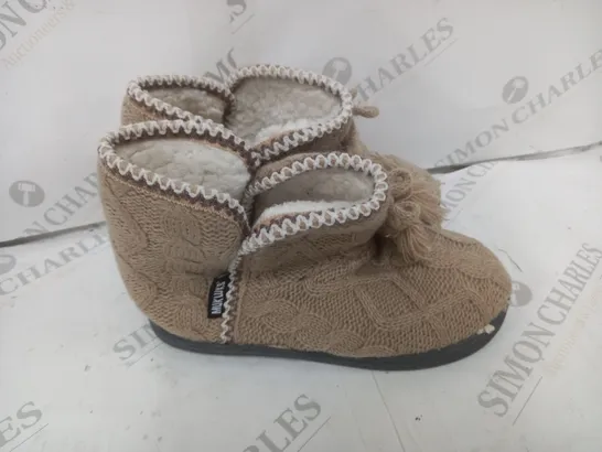 LINA SLIPPER BOOT BROWN SIZE 7