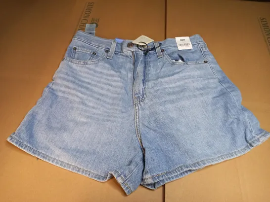 LEVIS HIGH LOOSE DENIM SHORTS - SIZE 28