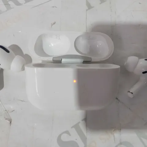 APPLE AIRPODS PRO WITH CHARGING CASE