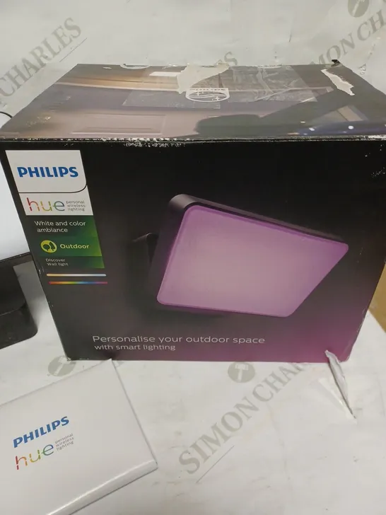 PHILIPS WHITE AND COLOUR AMBIANCE OUTDOOR LIGHT