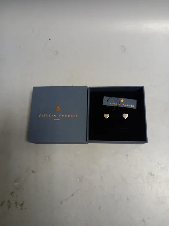 BOXED AMELIA PARKER STAINLESS STEEL CUPID HEART EARRINGS IN SILVER