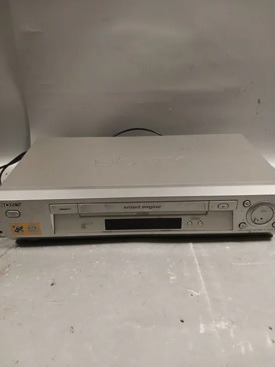 SONY SLV-SE730G VIDEO CASSETTE RECORDER 