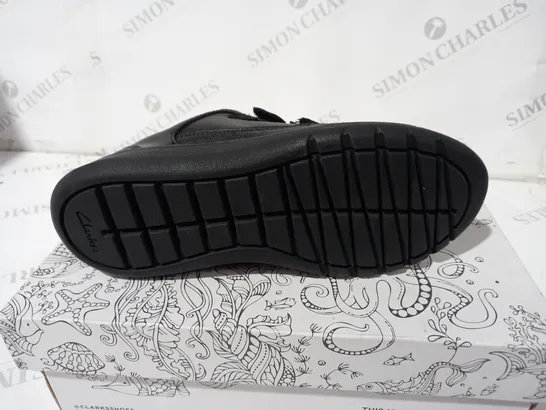 CLARKS SCAPE FLARE BLACK LEATHER KIDS SIZE 1.5