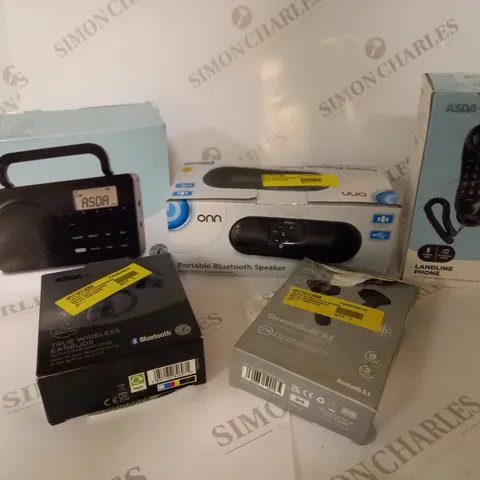 BOX OF APPROX 20 ASSORTED ITEMS INCLUDING AM/FM RADIO, ONN BLUETOOTH SPEAKER AND MIXX STREAMBUDS 