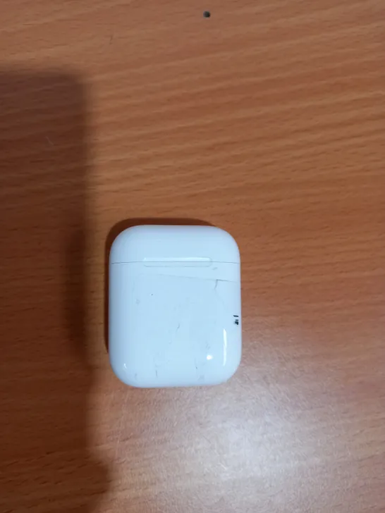 APPLE AIRPODS 