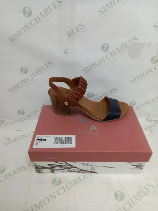 BOXED MODA IN PELLE LIIVY NAVY-TAN LEATHER SIZE 7 