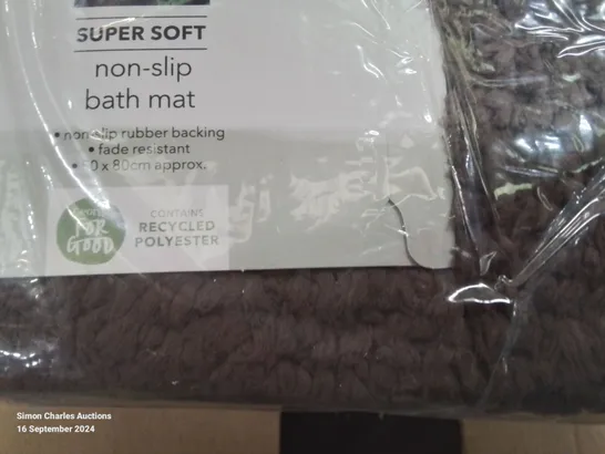 PALLET CONTAINING APPROXIMATELY 146 BRAND NEW SUPER SOFT NON-SLIP BATH MATS -BROWN