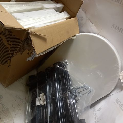 LOT OF 5 ASSORTED HOUSEHOLD ITEMS TO INCLUDE WHITE TOILET SEAT, BLACK CLOTHES HANGERS, PORTABLE WARDROBE, ETC