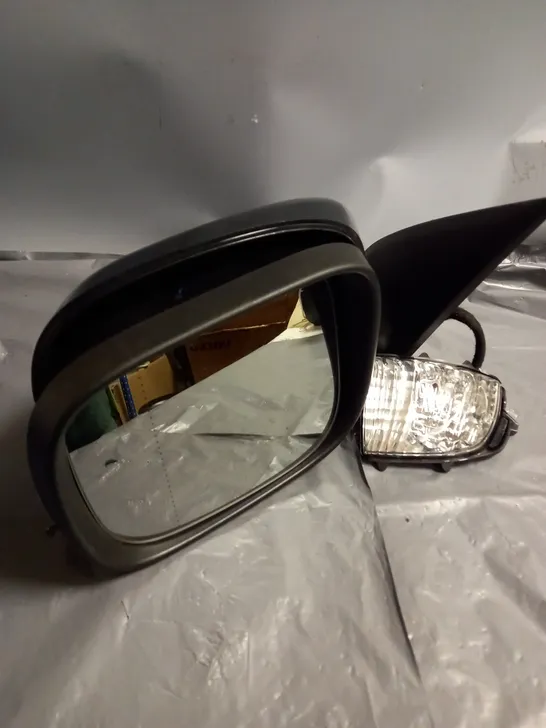 VOLVO WING MIRROR PARTS