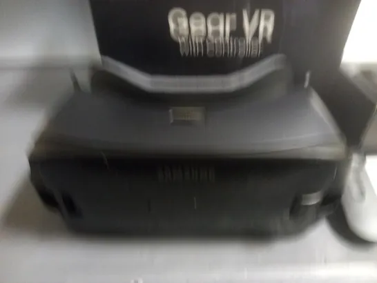 SAMSUNG GEAR VR WITH CONTROLLER