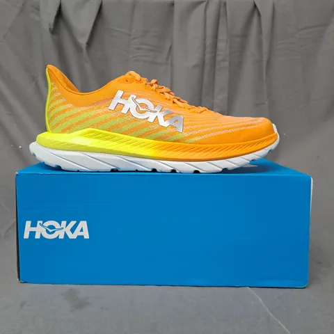 BOXED PAIR OF HOKA M MACH 5 SHOES IN ORANGE/YELLOW UK SIZE 10