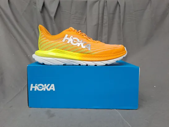 BOXED PAIR OF HOKA M MACH 5 SHOES IN ORANGE/YELLOW UK SIZE 10