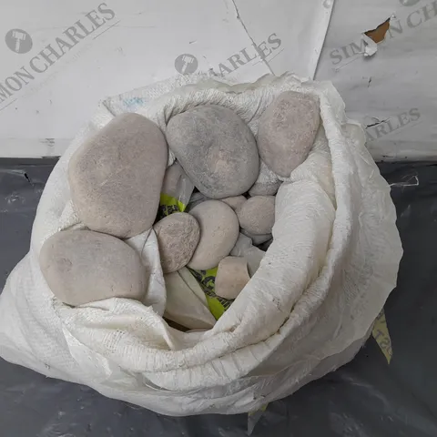 LOT OF 2 SUREGREEN SCOTTISH COBBLESTONE BAGS - 20 KG EACH