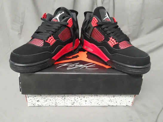 BOXED PAIR OF NIKE AIR JORDAN 4 RETRO SHOES IN BLACK/RED UK SIZE 9