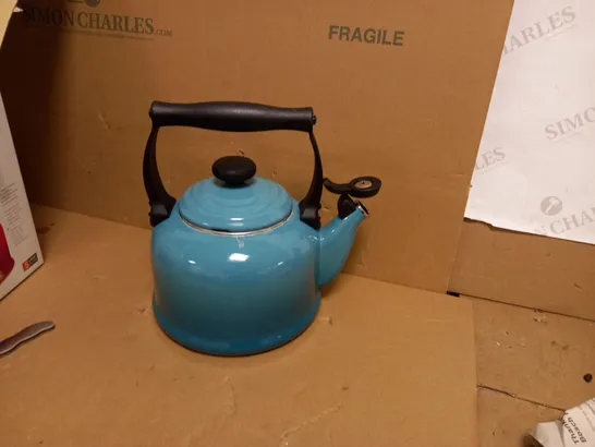 LE CREUSET KETTLES