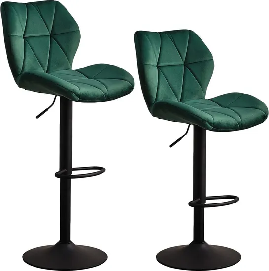 A BOXED PAIR OF GREEN VELVET UPHOLSTERED KITCHEN/BREAKFAST BAR STOOLS