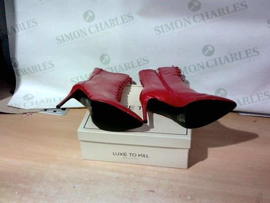 BOXED PAIR OF LUXE TO KILL HIGH HEEL BOOTS SIZE 8