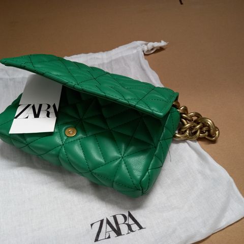 ZARA GREEN QUILTED BAG WITH OVERSIZED CHAIN STRAP