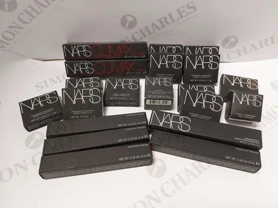 BOX OF APPROX 20 NARS MAKE UP ITEMS TO INCLUDE NARS CLIMAX INSTANT VOLUME MASCARA (7G), NARS EYELINER PENCIL (1.2G) AND NARS AUDACIOUS MASCARA (8NL)