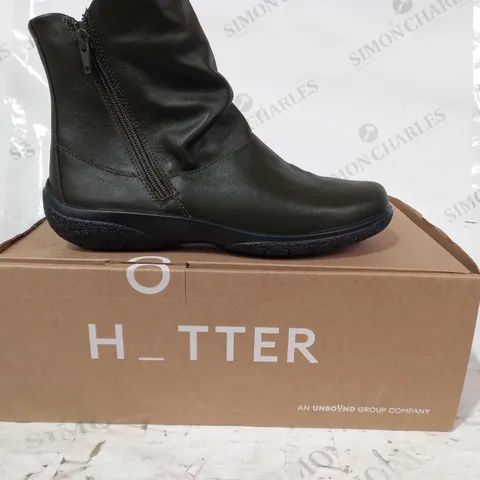 BOXED PAIR OF HOTTER WHISPER SIDE-ZIP ANKLE BOOTS IN GREEN UK SIZE 6