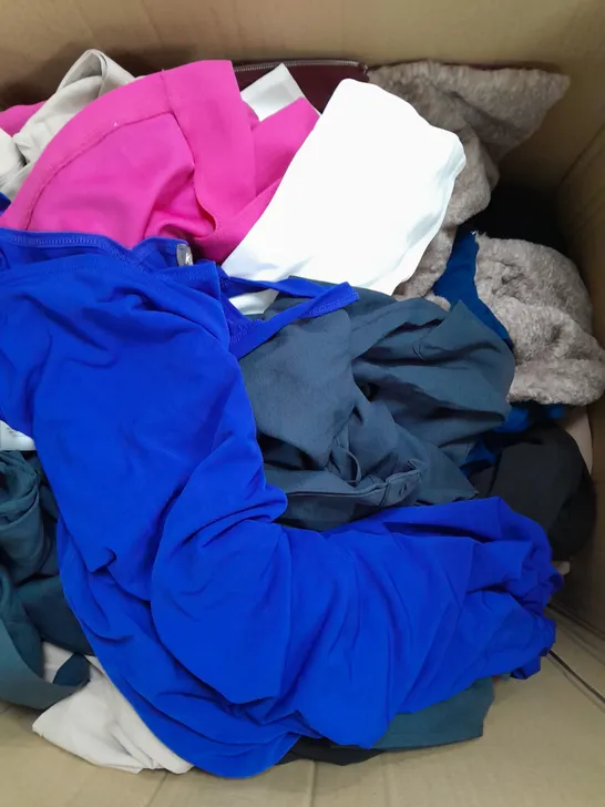 BOX OF APPROXIMATELY 15 ASSORTED CLOTHING ITEMS IN VARIOUS STYLES, COLOURS AND SIZES TO INCLUDE DRESSES, COATS, SKIRTS ETC