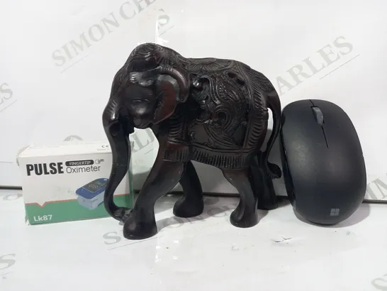 LOT OF APPROXIMATELY 10 ASSORTED HOUSEHOLD ITEMS TO INCLUDE DECORATIVE ELEPHANT ORNAMENT, MICROSOFT COMPUTER MOUSE, PULSE FINGERTIP OXIMETER, ETC