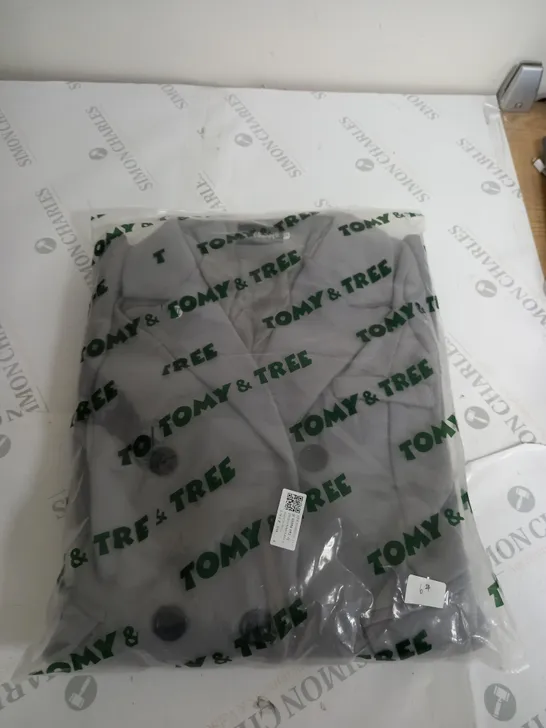 BAGGED TOMY & TREE FLEX SUPPLU 5XL LONG COAT IN GREY 