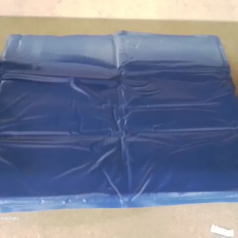 A BOXED PET CARE COOLING MAT 