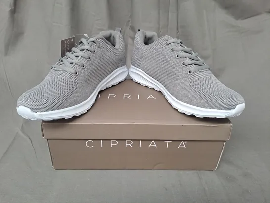 BOXED PAIR OF CIPRIATA LEONA TRAINERS IN GREY W. SPARKLE EFFECT SIZE 6