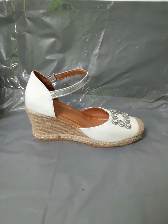 MODA IN PELLE WEDGE HEEL SANDALS WHITE SIZE EU 38