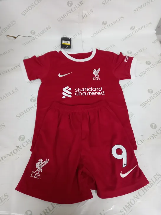 LIVERPOOL FC SHIRT AND SHORTS WITH DARWIN 9 SIZE 22