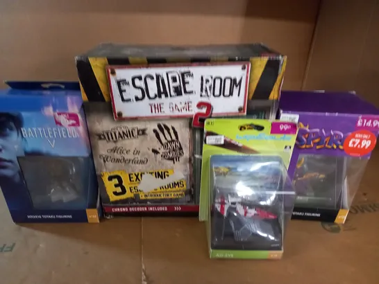 LOT OF 4 ASSORTED COMPUTER GAMED THEMED ITEMS TO INCLUDE ESCAPE ROOM GAME