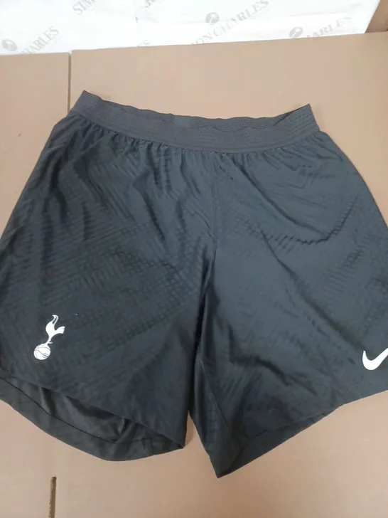 NIKE TOTTENHAM HOTSPUR SHORTS IN BLACK - 2XL